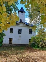 zamek-petrkov-prohlidka-domu-zahrady-a-vystav-promitani-dokumentu