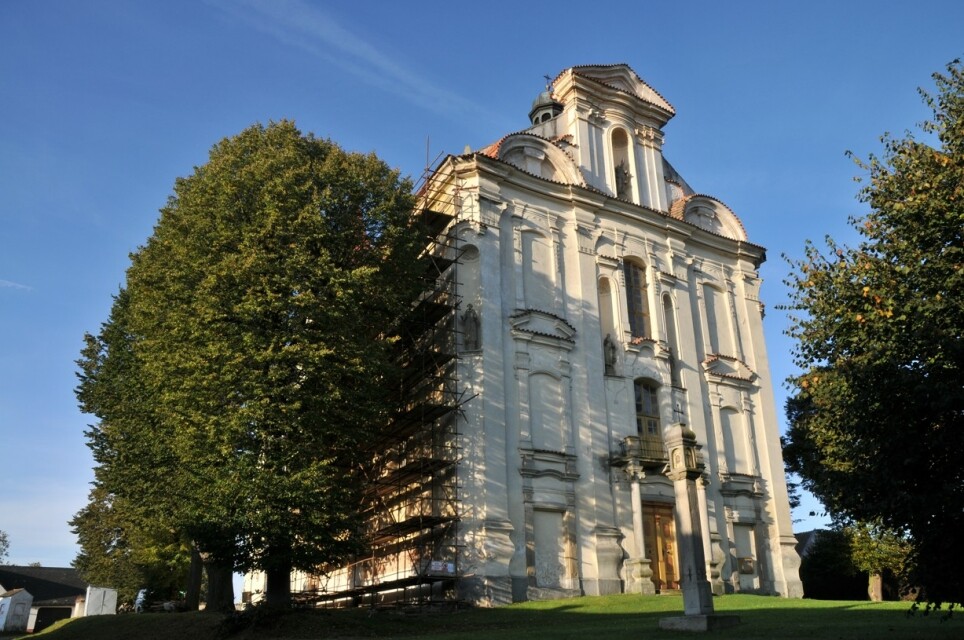 Kostel sv. Tomáše Becketa v Nové Cerekvi (foto 1)