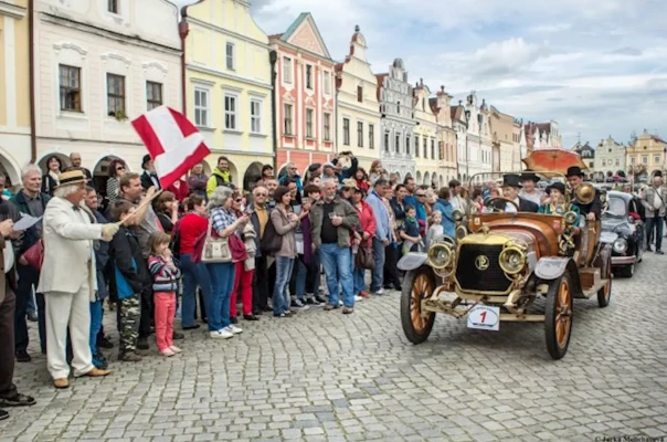 Retro závod Mezi dvěma branami v Telči 2026 (foto 1)
