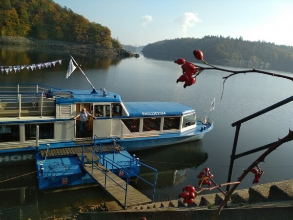 Podzimní plavby lodí Horácko na Dalešické přehradě (foto 1)