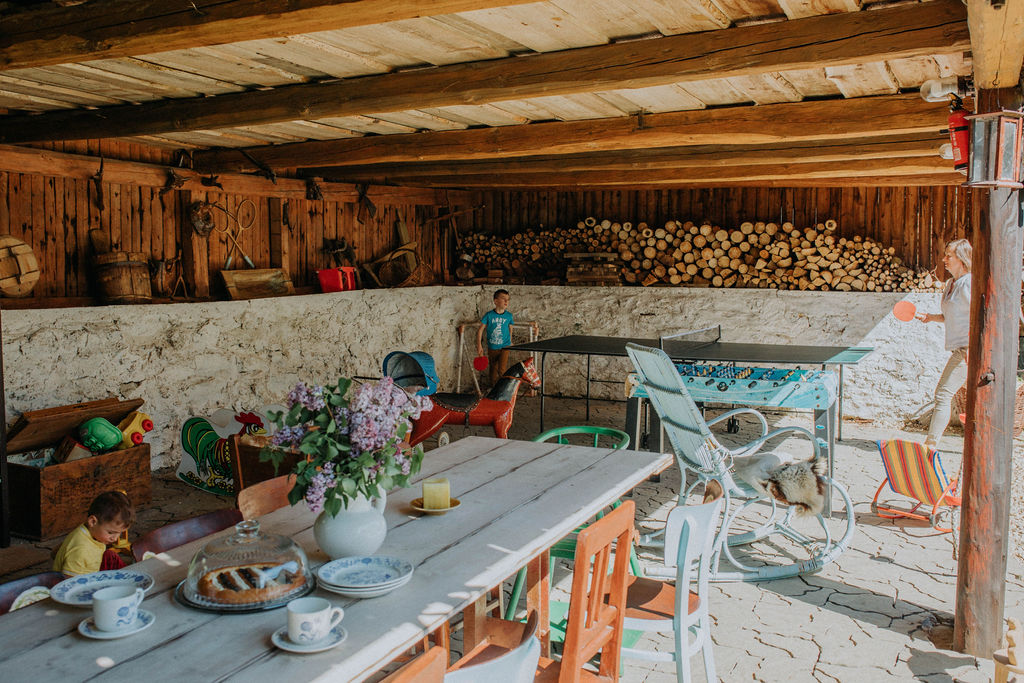 Farmhouse Kitchen Christmas Decor – Two Paws Farmhouse